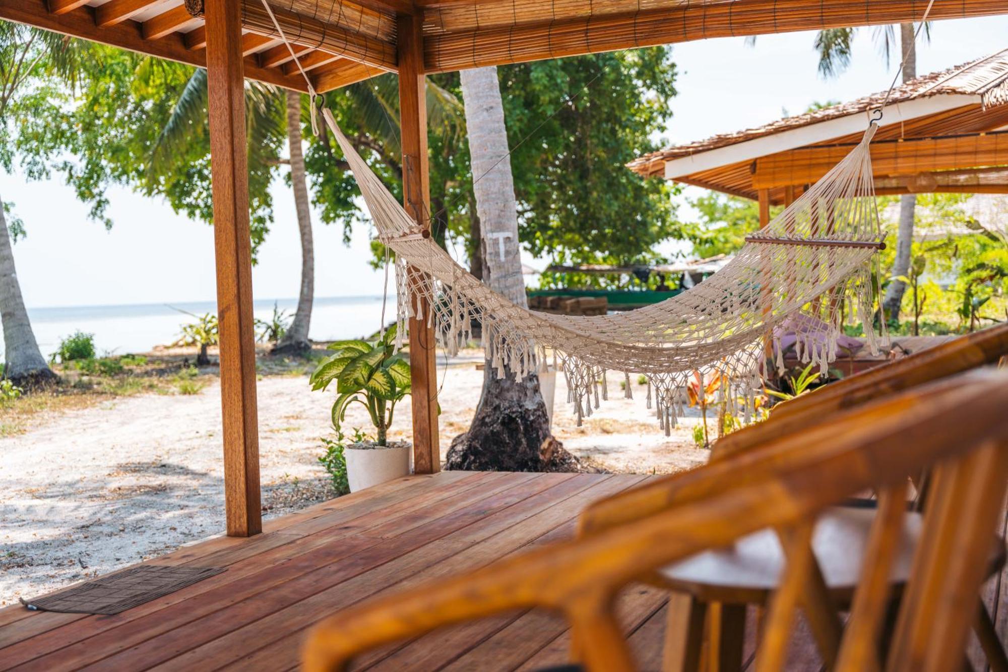 Reconnect - Private Island Resort & Dive Center Togean - Buka Buka Island Ampana Exterior foto